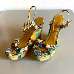 Chinese Laundry Wedges